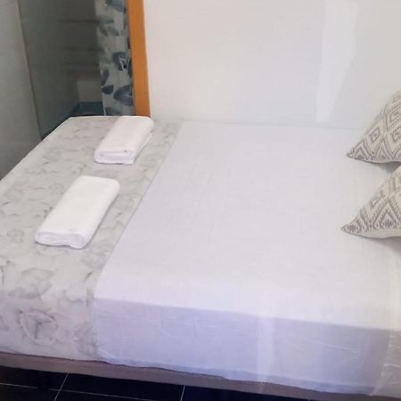 Estudio Encantador Cerca Del Carrefour Rosaleda 1 Málaga Buitenkant foto
