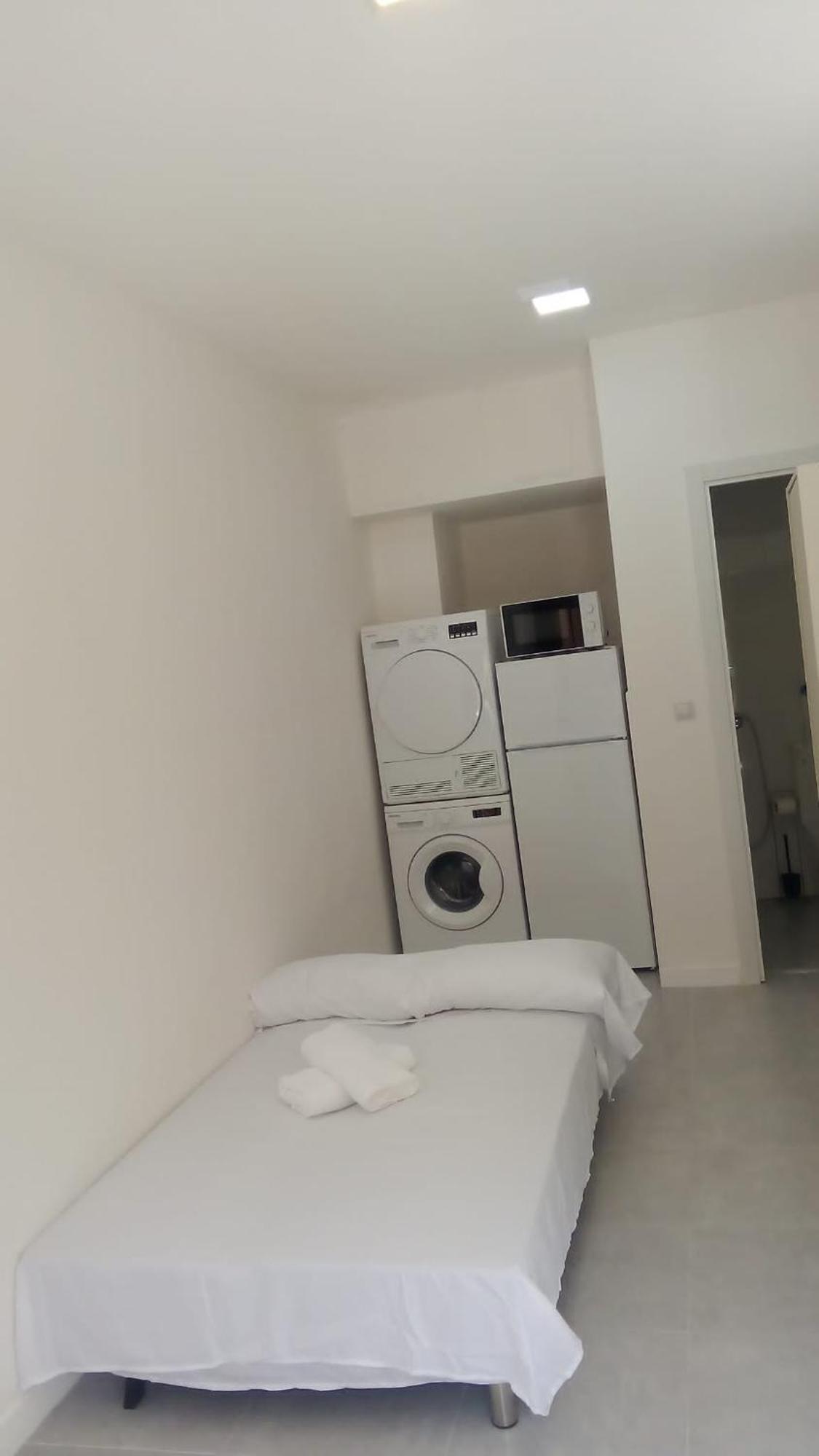 Estudio Encantador Cerca Del Carrefour Rosaleda 1 Málaga Buitenkant foto