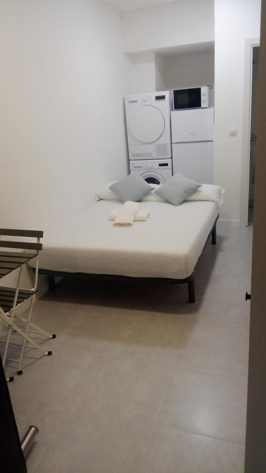 Estudio Encantador Cerca Del Carrefour Rosaleda 1 Málaga Buitenkant foto