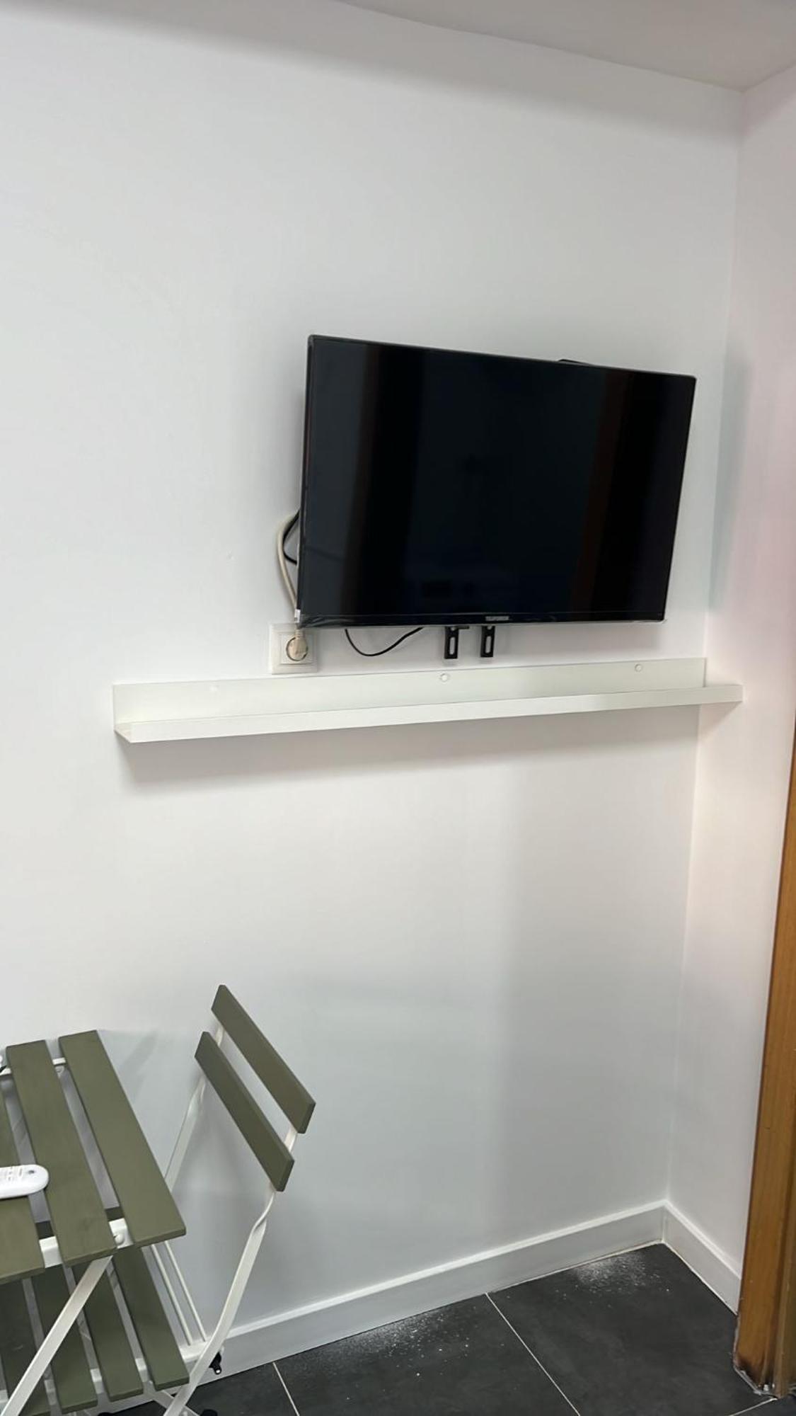 Estudio Encantador Cerca Del Carrefour Rosaleda 1 Málaga Buitenkant foto