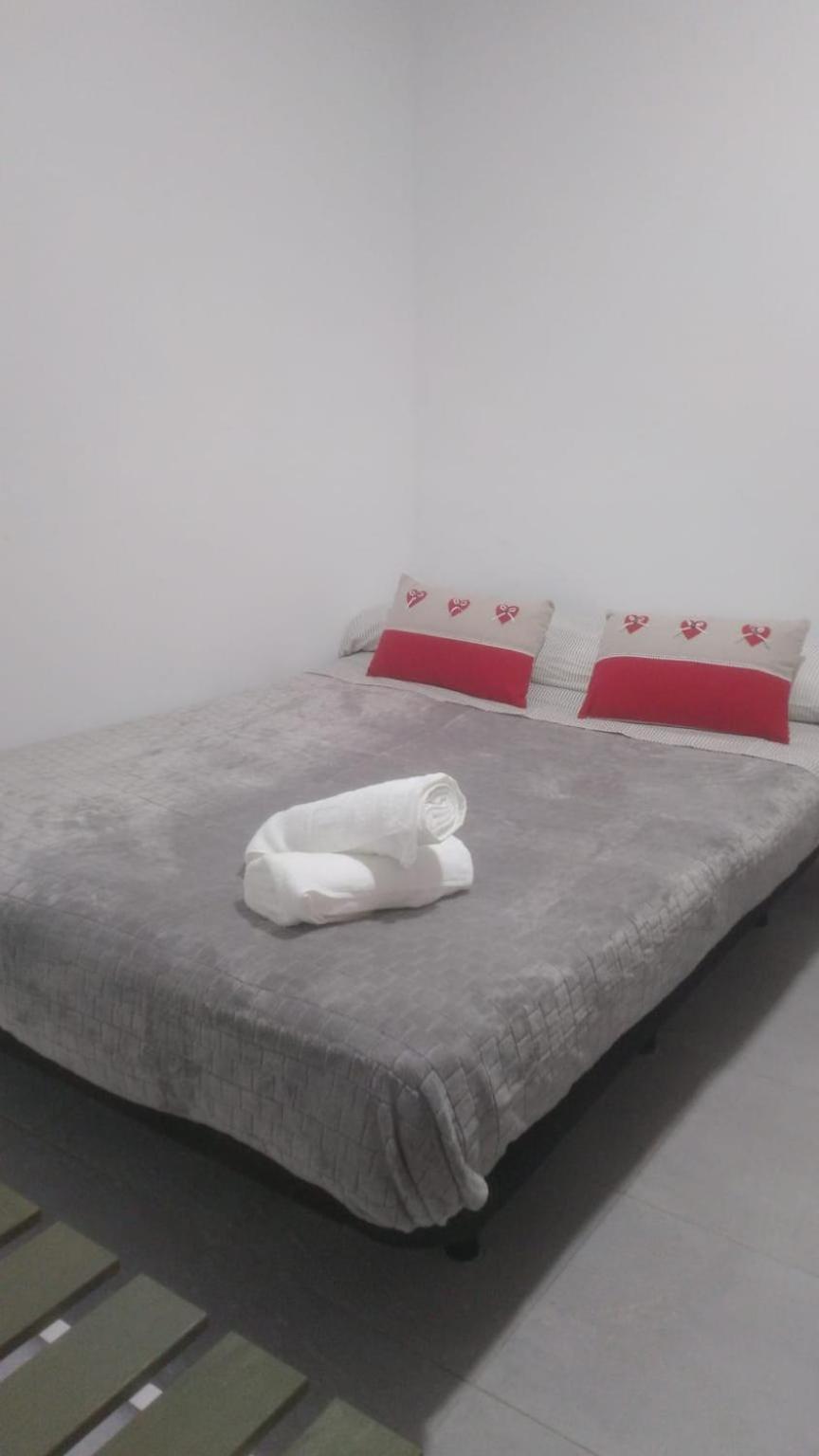 Estudio Encantador Cerca Del Carrefour Rosaleda 1 Málaga Buitenkant foto